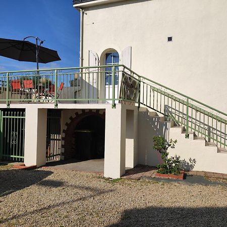 Lucriolla Hotel Oree-d'Anjou Екстериор снимка