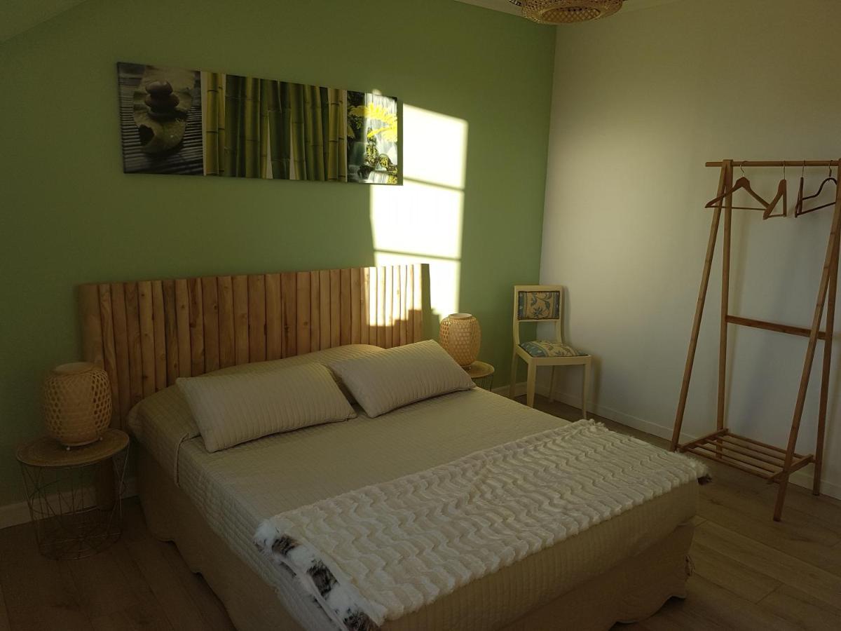 Lucriolla Hotel Oree-d'Anjou Екстериор снимка