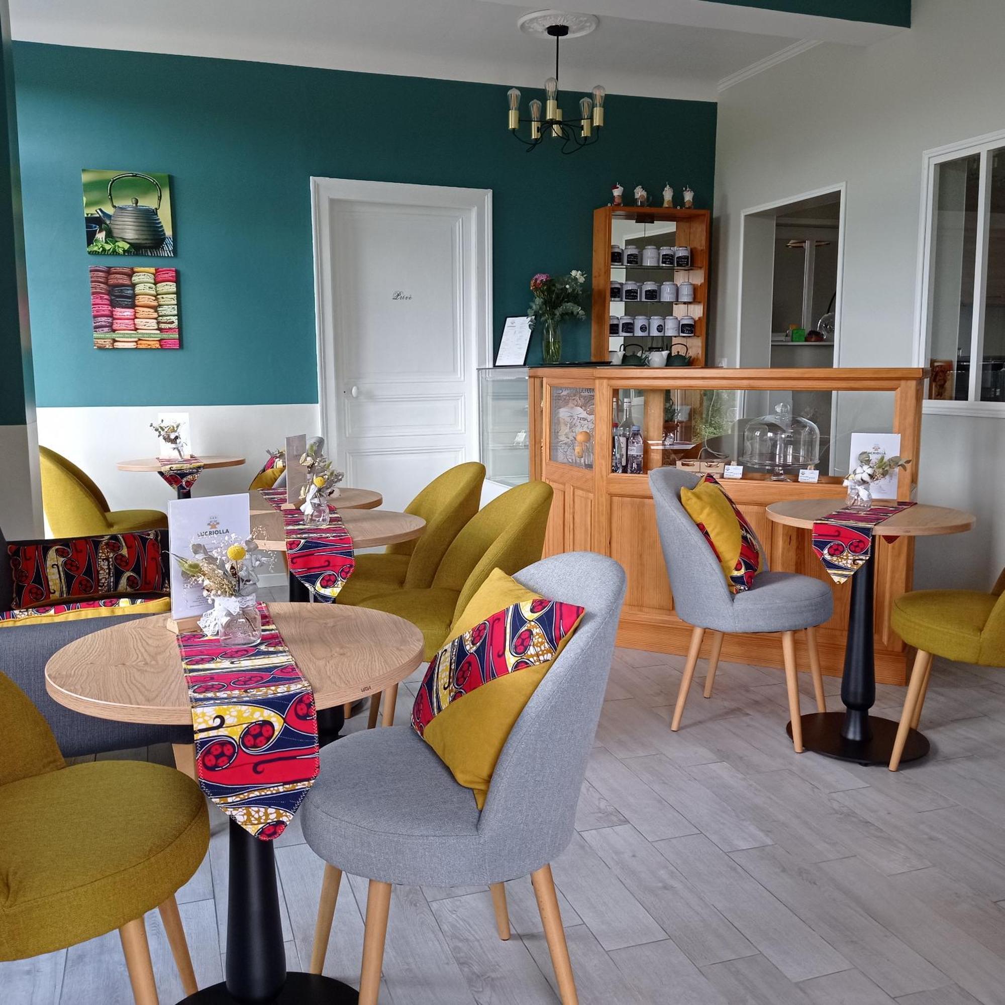Lucriolla Hotel Oree-d'Anjou Екстериор снимка